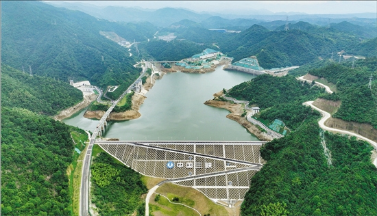 “超级充电宝” 满格运行